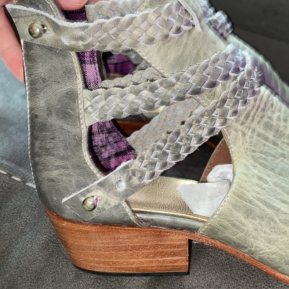 UXIBAL Anthro Green Trenza Cutout Booties - Picture 5 of 11